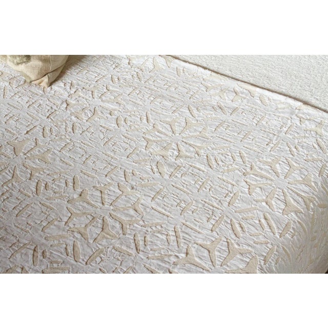 Daisy Applique Coverlet For Sale - Image 4 of 7