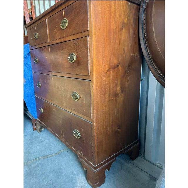 English Georgian-Style 5-Drawer Chest With Oval Bail Pulls & Bracket Feet For Sale - Image 3 of 8