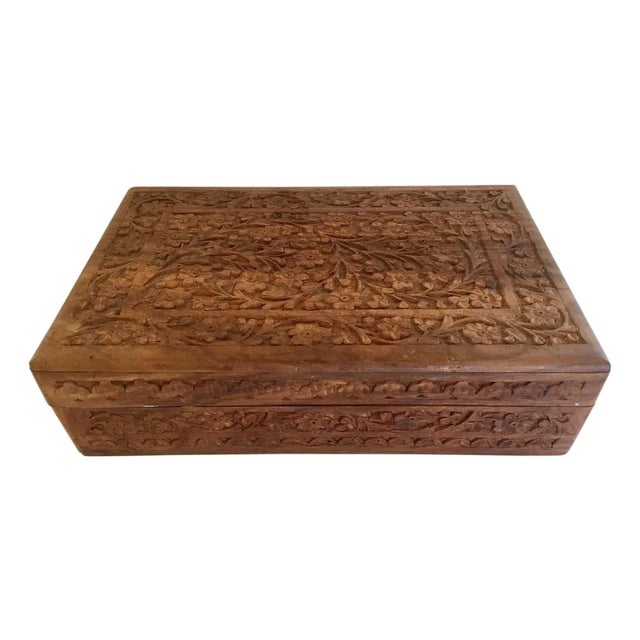 Hand-Carved Anglo-Raj Jewelry Box by Artist Rajhastani, Wood, 1940 For Sale