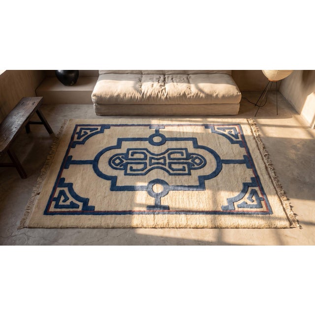 Textile 1920s Ivoryy Blue Medallion Antique Chinese Art Deco Rug 3' X 5' Handknotted Wool Carpet For Sale - Image 7 of 7