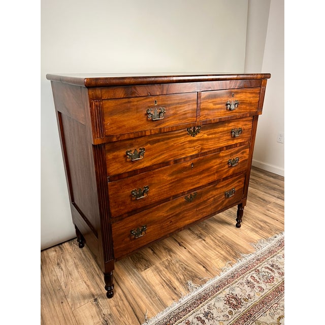 Antique George III Sheraton Flame Mahogany Chest of Drawers C. Early 19th Century For Sale - Image 4 of 10