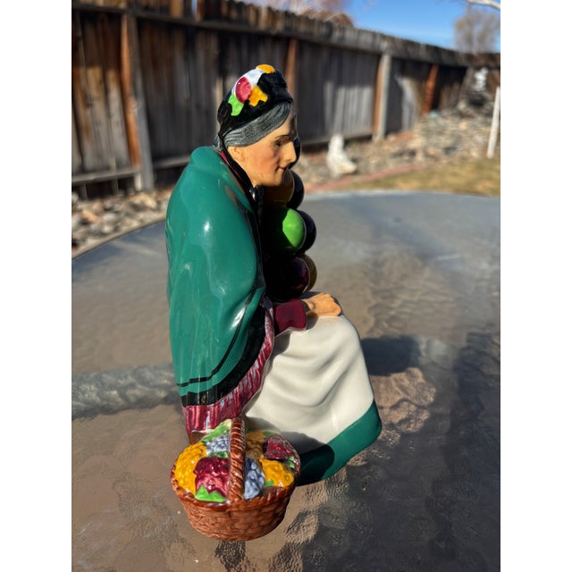 English Royal Doulton Balloon Seller Figurine 1929-1998 For Sale - Image 3 of 6