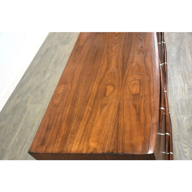 1950s Refinished Robsjohn Gibbings for Widdicomb Dresser For Sale - Image 5 of 7