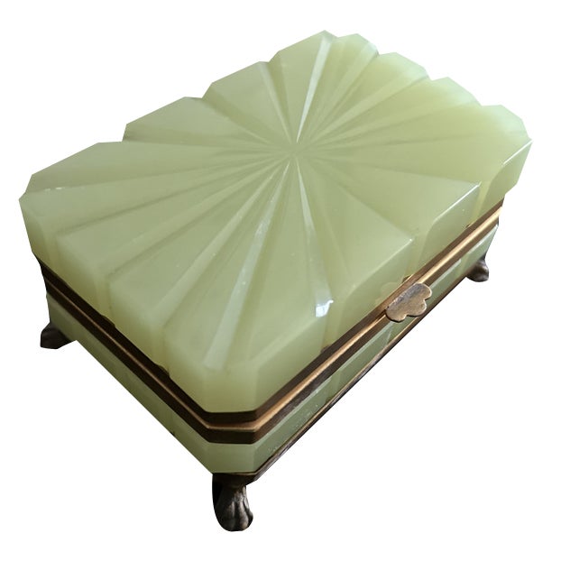 19th Century French Opaline Glass Box in Pistachio Green, 1880s For Sale