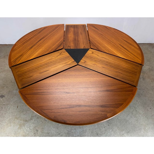 Mid-Century Modern Danish Modern Expanding Model Dc06 "Lotus" Dining Table in Teak by Skovby Møbelfabrik, Denmark, C. 1970's For Sale - Image 3 of 12