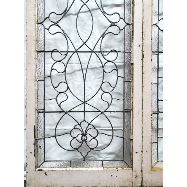 Traditional Pair of Early 20th Century Leaded and Textured Glass Cabinet Doors / Windows For Sale - Image 3 of 11