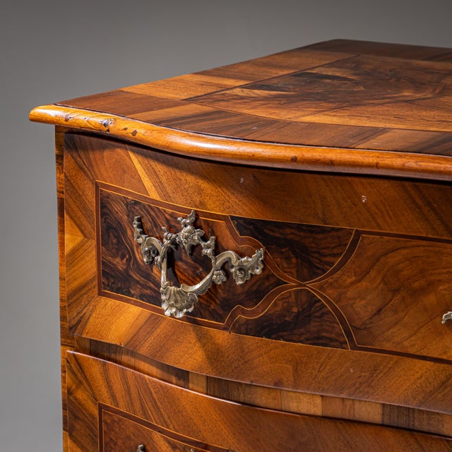 Baroque Walnut Chest of Drawers, 18th Century For Sale - Image 5 of 9