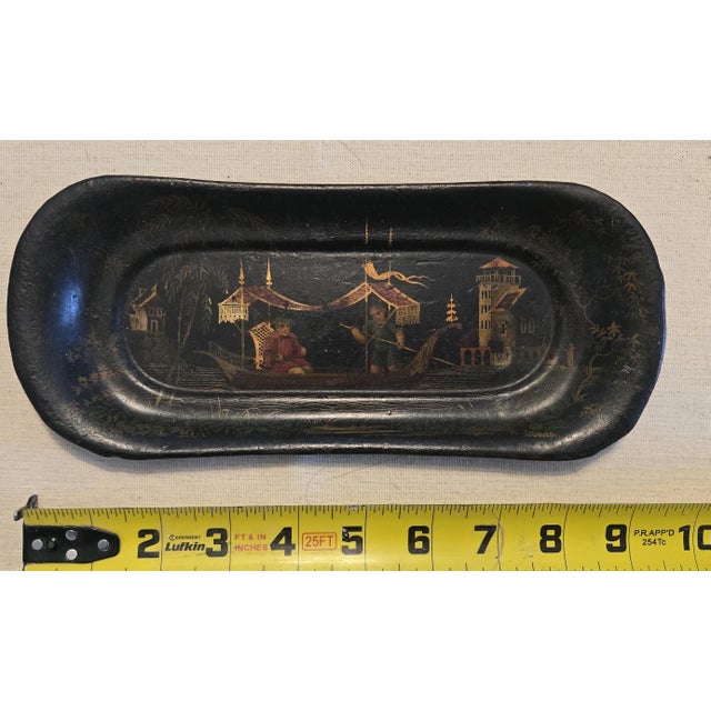 Chinoiserie Antique Lacquered Early 19th-Century English Chinoiserie Toleware Tray For Sale - Image 3 of 3
