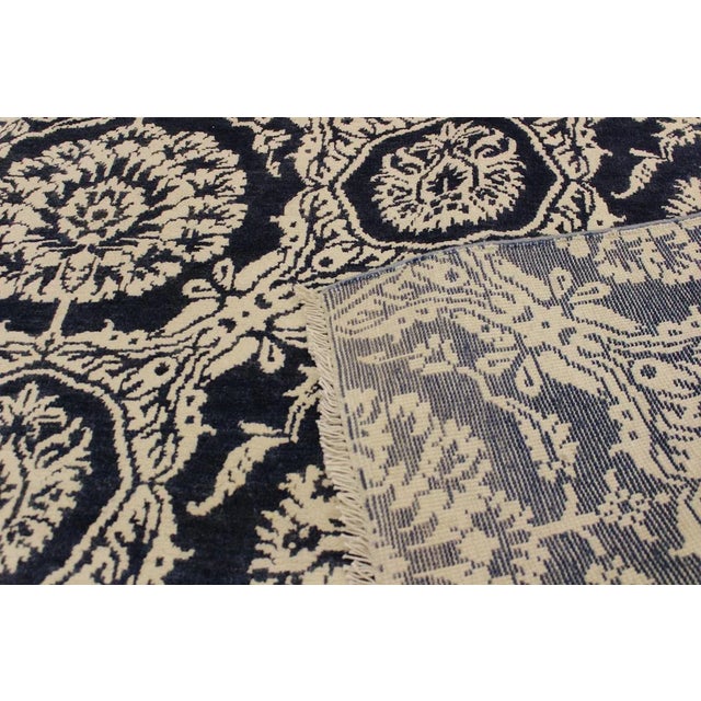 1990s Abstract Modern Blue/Ivory Wool & Silk Rug - 9'1 X 12'3 For Sale In New York - Image 6 of 8