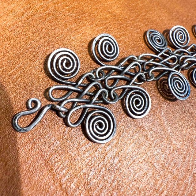 1950s Modernist Miro Styled Silver Spiral Bracelet For Sale In San Diego - Image 6 of 7