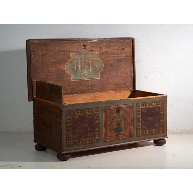 Antique Painted Dowry Chest in Pine, Central Europe, 1850 For Sale - Image 5 of 15