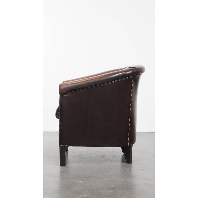 1990s English Style Club Armchair in Cowhide Leather For Sale - Image 5 of 15