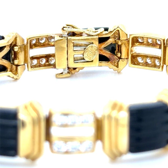 Contemporary 1980s La Triomphe 18k Gold Bracelet With Onyx and 2.5ct Vs1 F Diamonds For Sale - Image 3 of 7