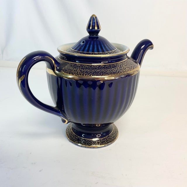 1950s Vintage Art Deco Hollywood Regency Cobalt Tea Pot, Hall China Company. For Sale - Image 6 of 12