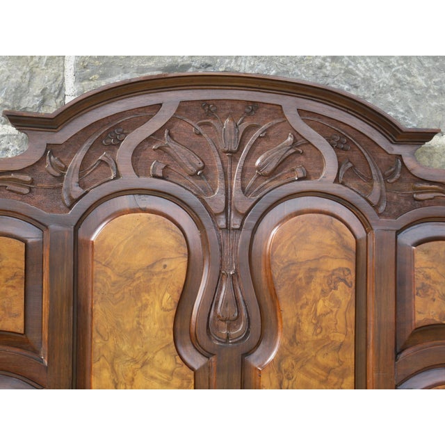 Wood Art Nouveau Louis Majorelle (Attributed) Hand Carved Tulip Floral Design Walnut Burl Wood Bed Frame 19th C. For Sale - Image 7 of 18