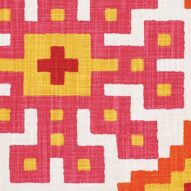 This lively, graphic pattern is printed on a specialty ground. Cotton warp and weft yarns of varying thickness create a...