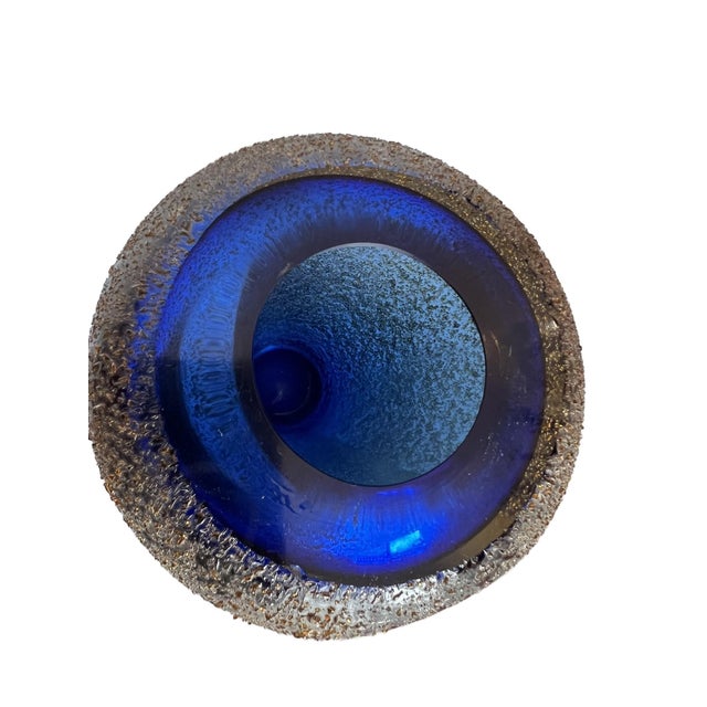 Mid Century Modern Modern Cobalt Blue Glass Vase in the Style of Murano Alessandro Mandruzzato Sommerso Texture Glass For Sale - Image 9 of 14