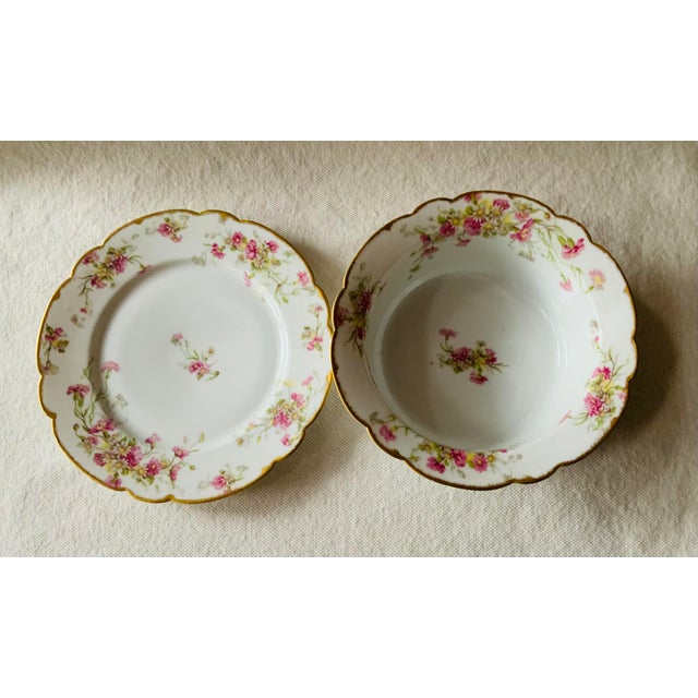 Pink 1910s French Limoges Porcelain Soufflé Dish With Underplate - Hand-Painted Pink Carnations, Bawo & Dotter For Sale - Image 8 of 18