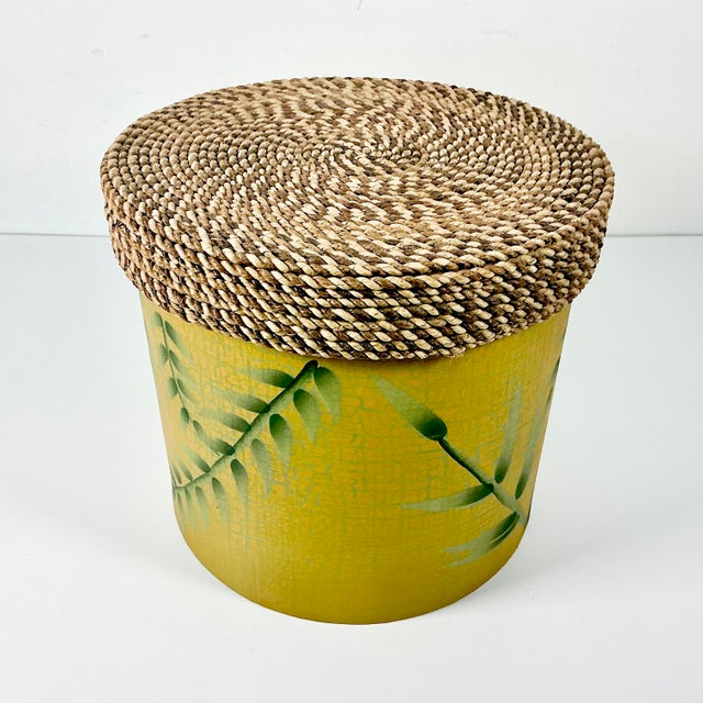 1990s Vintage Coastal Boho Chic Wicker Lidded Bamboo Leaf Motif Storage Box, Medium For Sale - Image 4 of 10