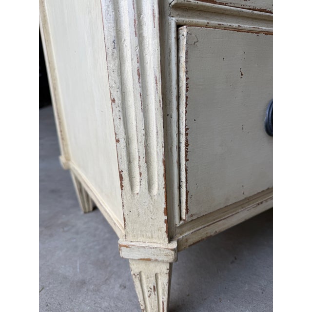 Gustavian or Swedish Creme Painted Distressed Dresser Console Table Circa 1920s For Sale - Image 11 of 11