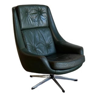 In Style of Hw Klein for Bramin Green Leather Swivel Lounge Chair Danish Mid-Century Modern 1960s For Sale