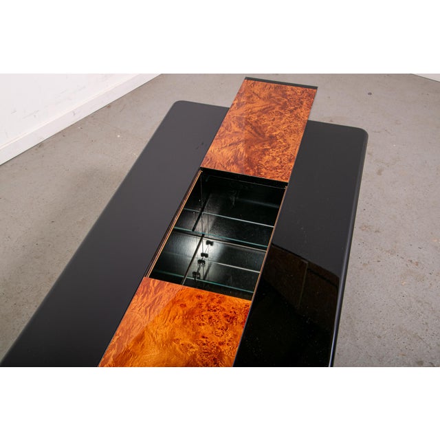 Wood High Gloss Laquer and Burl Veneer Hidden Bar Coffee Table, 1980 For Sale - Image 7 of 8