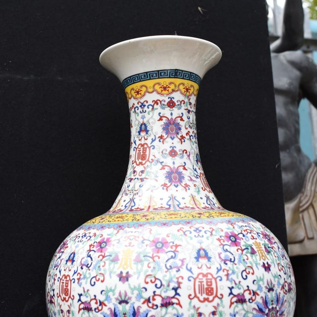 Chinese Qianlong Bulbous Shangping Form Porcleain Vases, Set of 2 For Sale - Image 5 of 11
