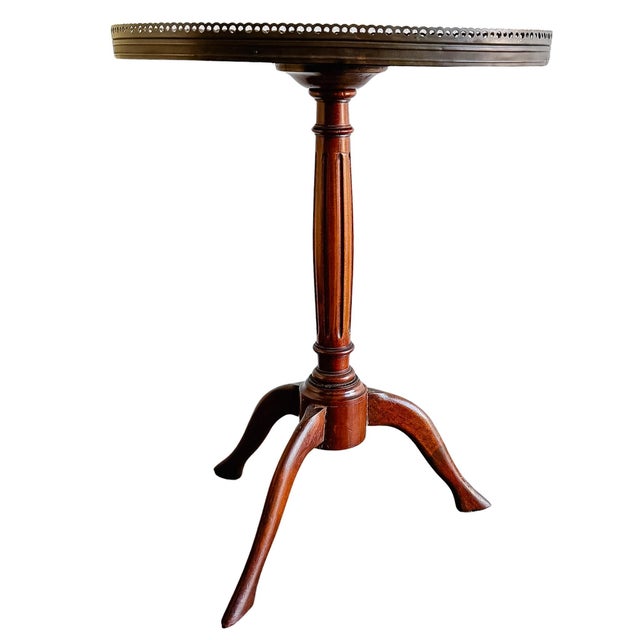 Antique French Neoclassical Mahogany Sunburst Inlaid Oval Side Table With Pierced Brass Gallery, Circa 1900 For Sale - Image 9 of 14