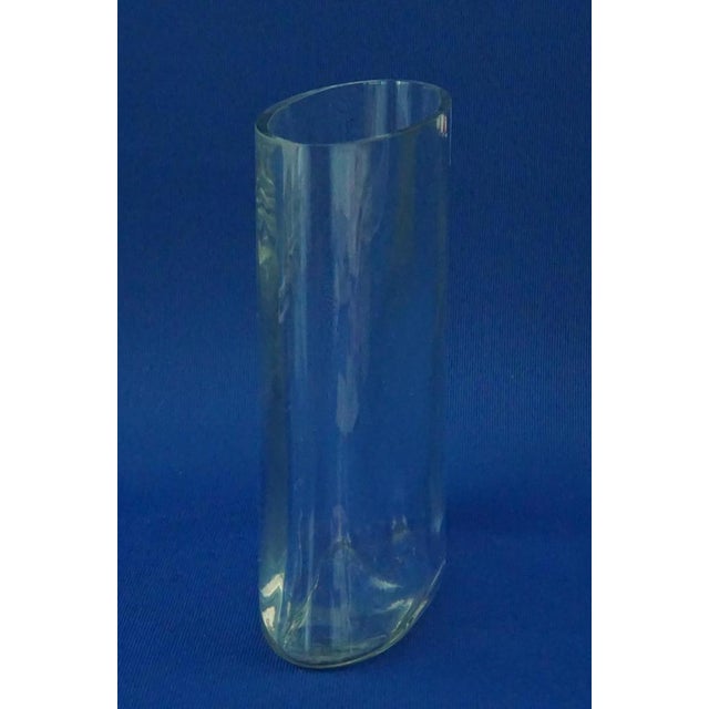Modern 20th Century Scandinavian Modern Vase with an Ellipsoidal Section in Transparent Glass by Tapio Wirkkala, Finland, 1960s For Sale - Image 3 of 18