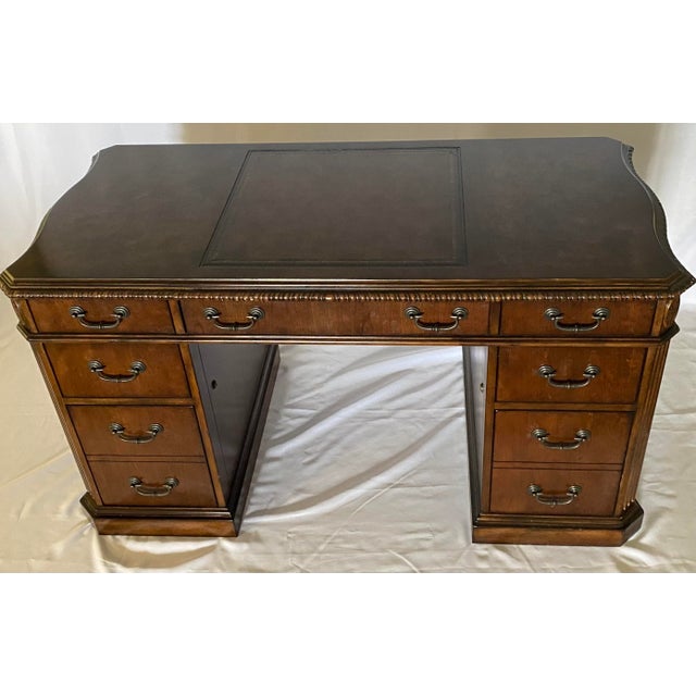 1990s Traditional Hooker Furniture Company Cherry Wood Executive Desk