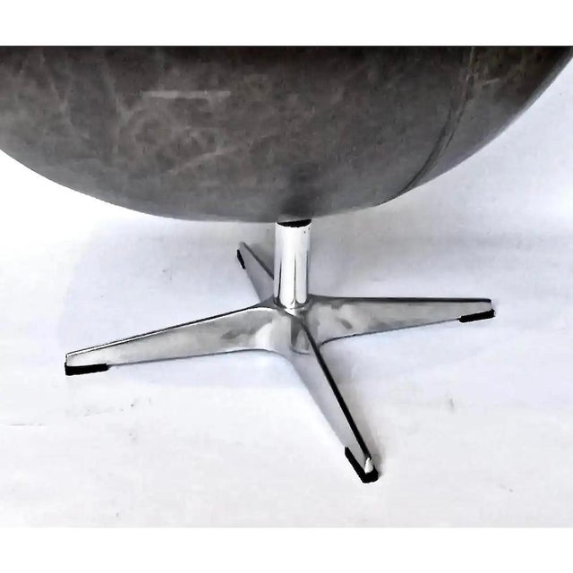 Mid-Century Modern Vintage Mid-Century Modern Leather Chair For Sale - Image 3 of 8