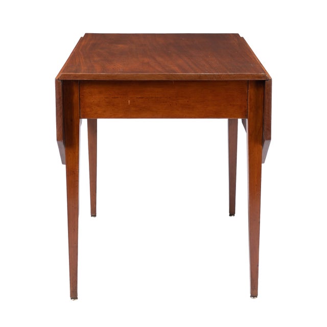 Late 18th Century Massachusetts Hepplewhite Mahogany Drop-Leaf Pembroke Table, 1790-1810 For Sale - Image 5 of 15