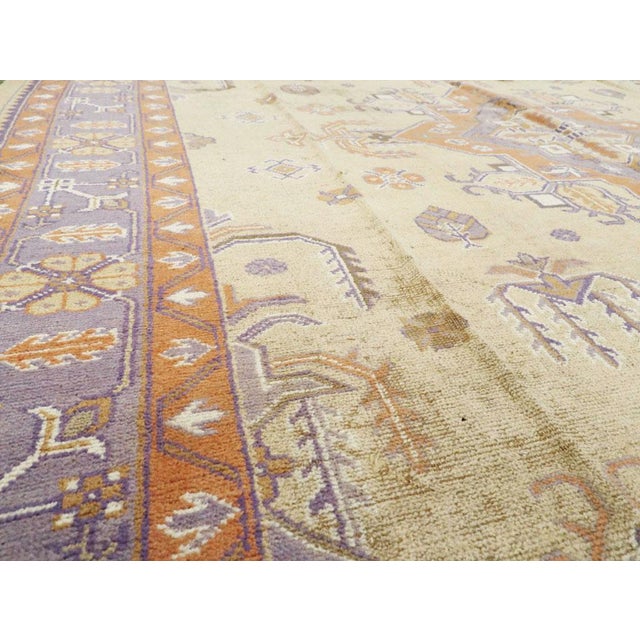 Galerie Shabab Collection Mid-20th Century Soft Colored Oushak Carpet in Beige, Purple, and Orange For Sale In New York - Image 6 of 10