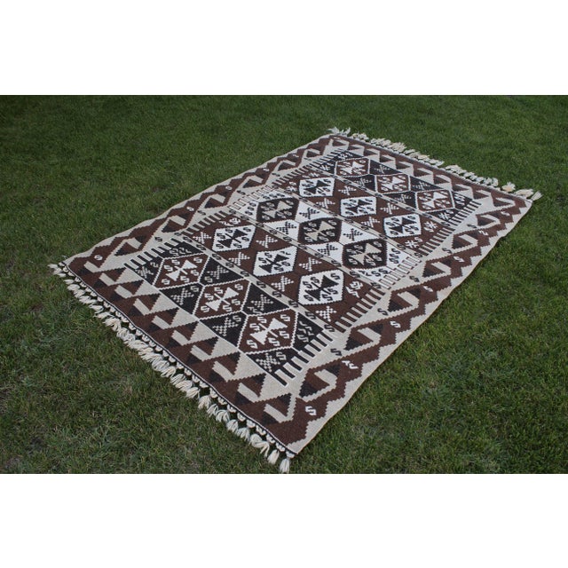 Bohemian Style Handwoven Oushak Authentic Vintage Turkish Kilim Rug - 4x6 Ft Size: 3.7 x 5.5 ft (113 x 167 cm) 45 x 66...