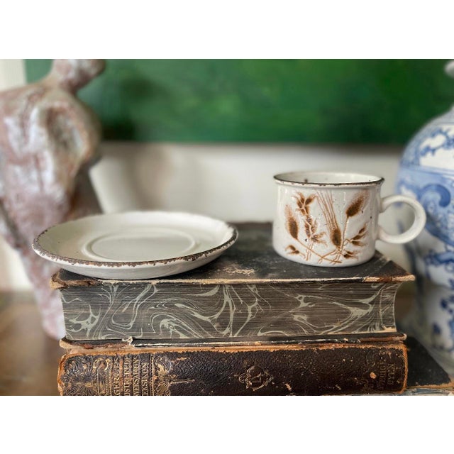 Wedgwood Mid 20th Century Wild Oats Stoneware Mugs & Saucers Set - Midwinter English Coffee Cups - 15pcs For Sale - Image 4 of 10