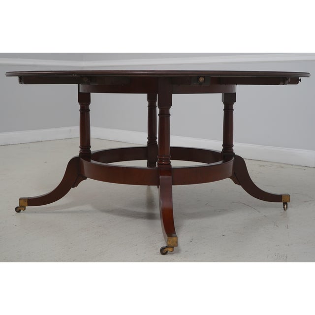 Regency-Style Mahogany Dining Table With Leaves For Sale In Philadelphia - Image 6 of 18