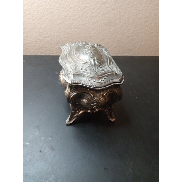 Art Nouveau 1920s Art Nouveau France Silver Tone Footed Jewelry Casket For Sale - Image 3 of 6
