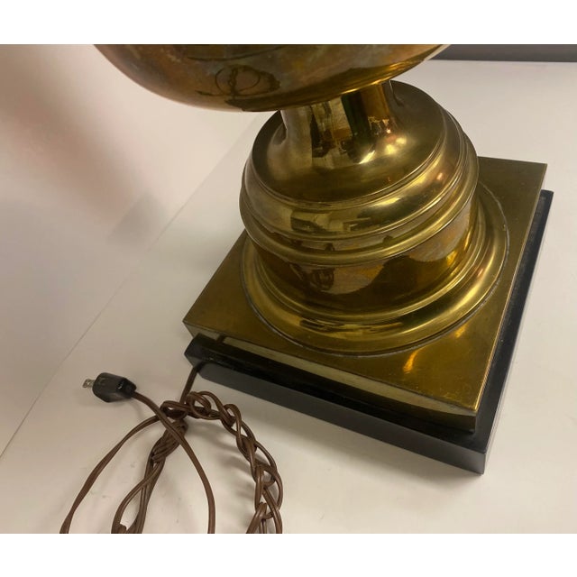 Chapman Manufacturing Company A Pair of 1960s Chapman Brass Urn Style Table Lamps For Sale - Image 4 of 18