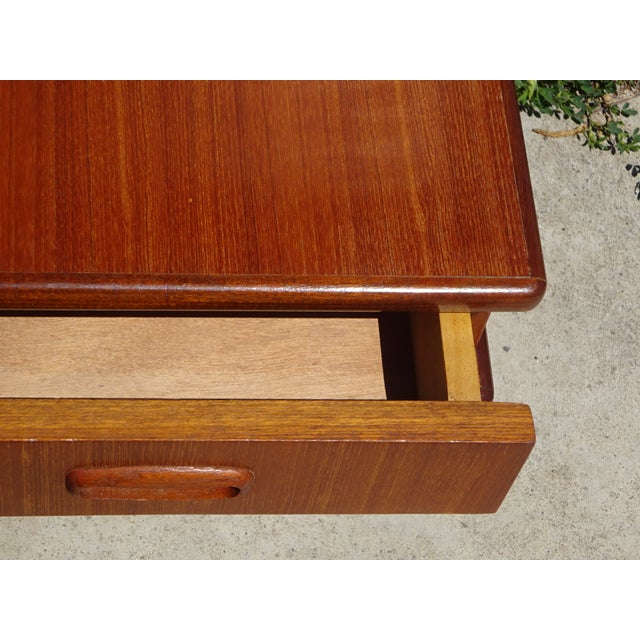 Vintage Teak Bed with Integrated Nightstand, 1960s For Sale - Image 6 of 18