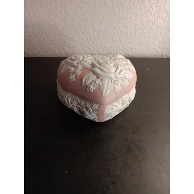 San Francisco Music Comp 5" Ornate Pink Jasperware Heart Trinket Box. Music box works great. This vintage San Francisco...