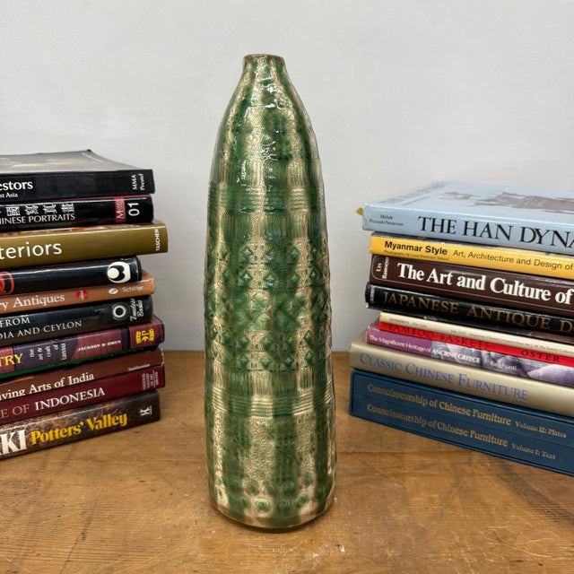 Late 20th Century Textured Green & Cream Ceramic Vase with Star Design For Sale - Image 5 of 11