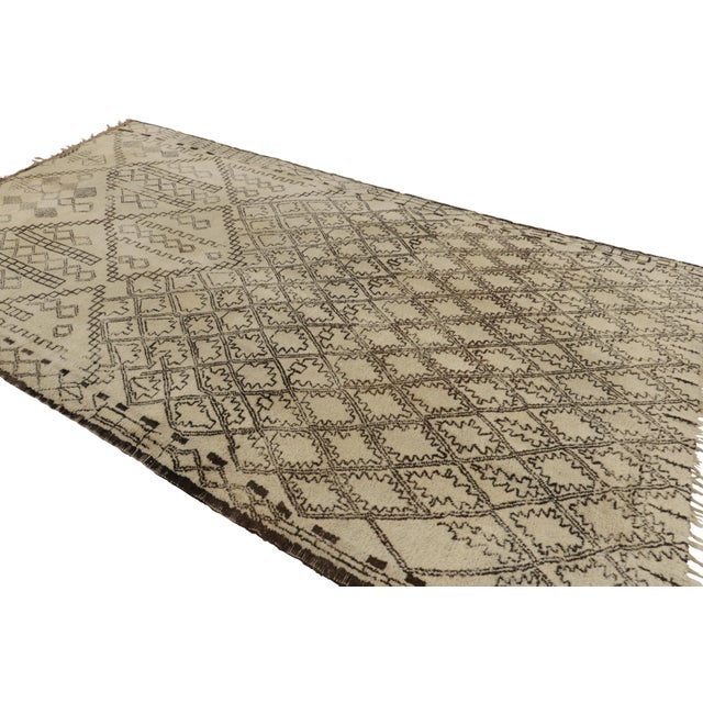 Rug & Kilim Vintage Moroccan Rug, Cream and Brown Diamond Geometric Patterns - Rug & Kilim For Sale - Image 4 of 8