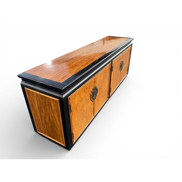 Chinoiserie Vintage Chin Hua Asian Hollywood Regency Burled Credenza Sideboard for Century Furniture For Sale - Image 3 of 14