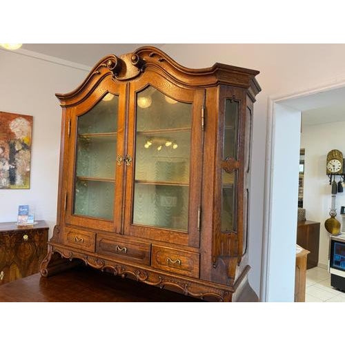 Brown Baroque Display Cabinet in Wood For Sale - Image 8 of 16