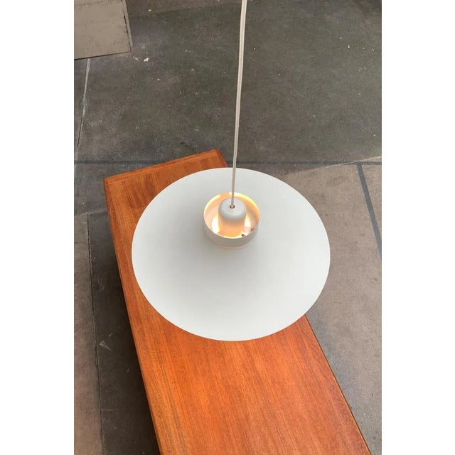 Large slat pendant lamp from the Danish manufacturer Horn. A simple design in the Scandinavian design. The shade is...