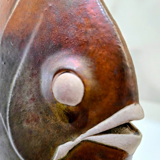 1960s Mid-Century Gialletti Gp Deruta Volcanic Luster Ceramic Fish Sculpture, Italy For Sale - Image 9 of 13