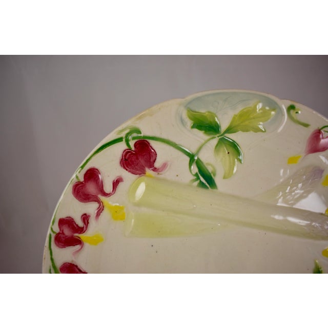 Keller & Guérin K&G St. Clément French Faïence Bleeding Heart Asparagus Plate For Sale - Image 4 of 10