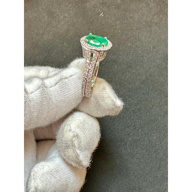 Arts & Crafts 2.5 Carat Oval Natural Zambian Emerald & 2 ct Diamond Ring 14 Karat White Gold For Sale - Image 3 of 18