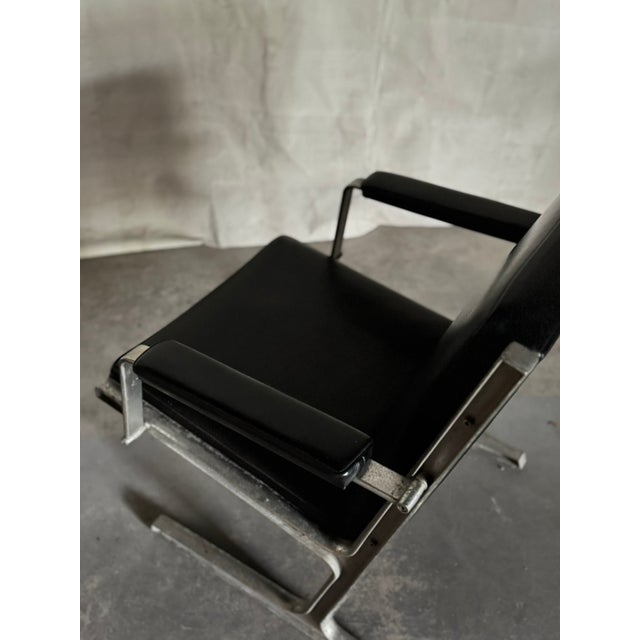 Black Attributed to Adrian & Ditte Heath Series 186 Airport Chair for Cado | Circa 1969 For Sale - Image 8 of 11