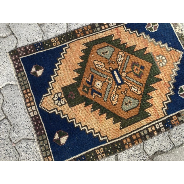 1960s Oushak Hand-knotted Anatolian Rug For Sale - Image 4 of 6